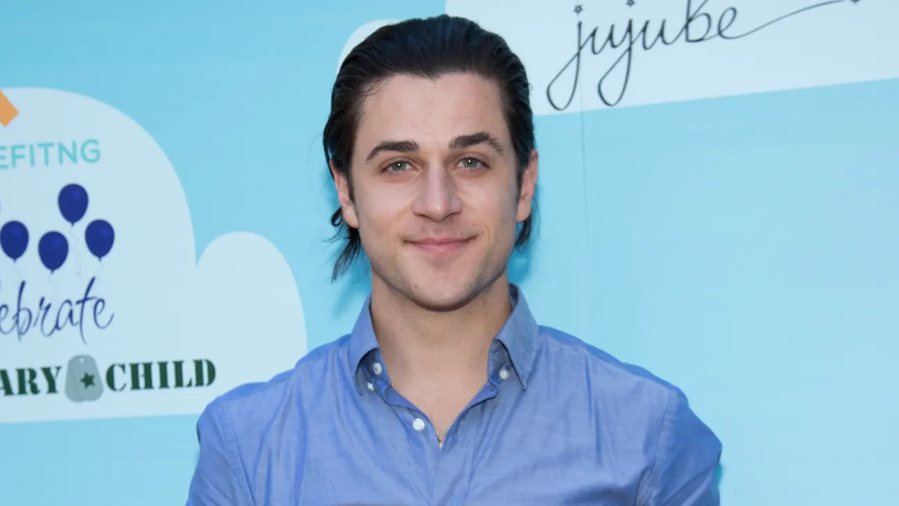 David Henrie directs This Is The Year